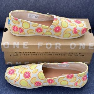 TOMS Classic Orange Citrus Women’s 8.5 NIB